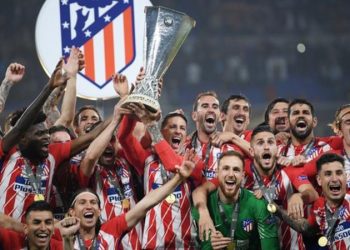 Atletico Madrid lifts the Europa League Trophy