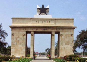 Ghana growth targets at risk as banks pull brakes on lending