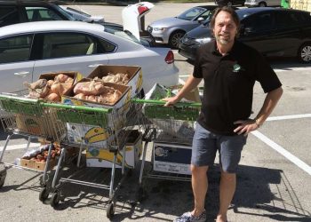 This High School Teacher Quit His Job to Deliver Groceries. Now He’s Making $100,000 a Year