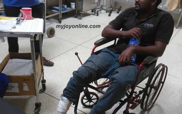 Bantama police fires into commercial bus, injures Indian