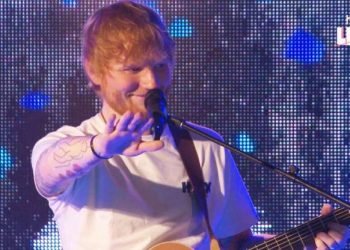 Ed Sheeran stops show to help fan propose to girlfriend