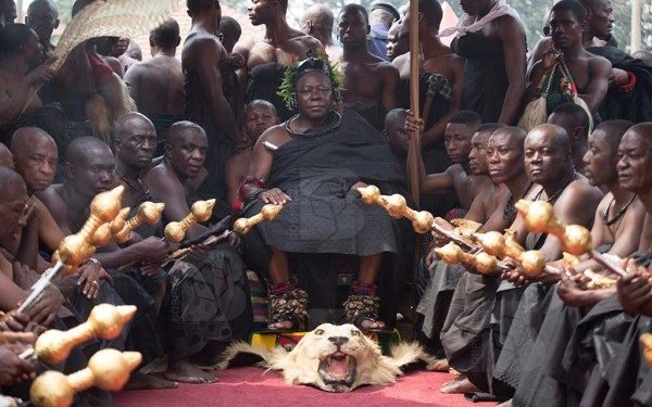 Asantehene mourns his Abusuapanin and two other family members