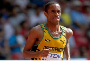 Kemoy Campbell: Jamaican taken to hospital after collapsing during 3,000m