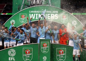 Man City win League Cup as Chelsea keeper defies Sarri