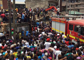 School children trapped as building collapses in Lagos