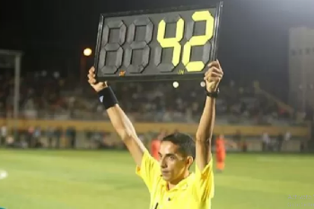42 minutes! Meet one of the longest added time in football history