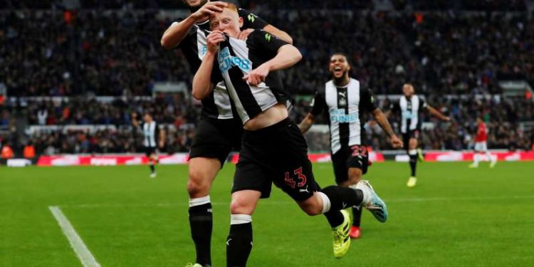 Longstaff enjoys dream debut as Newcastle beat Man Utd