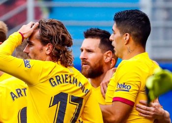 Barcelona win to go top of La Liga