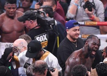 Deontay Wilder knocks out Luis Ortiz to defend WBC world title in Las Vegas