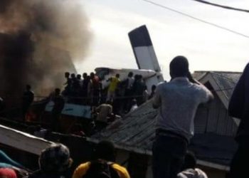 DR Congo: Many dead as plane crashes into homes