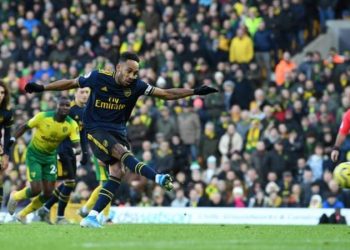Arsenal recover twice to draw with Norwich in Ljungberg’s first game