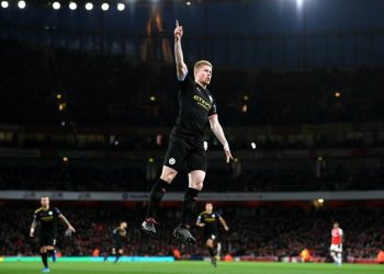 Two-goal De Bruyne shines as Man City outclass Arsenal