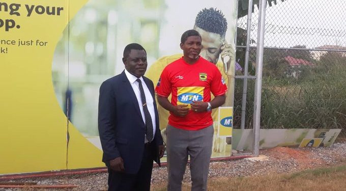 Asante Kotoko unveil new coach Maxwell Konadu