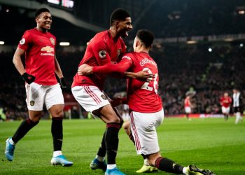 Martial scores twice as Man Utd thump Newcastle