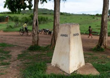 Uganda and Rwanda trade insults in border row