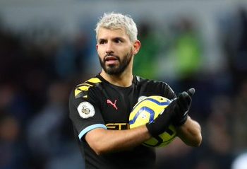 Aguero hits hat-trick as Man City thrash Villa