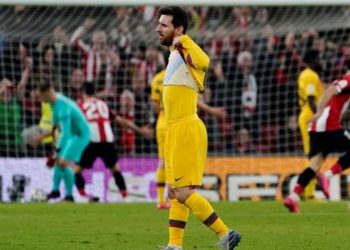 Late goal knocks Barcelona out of Copa del Rey