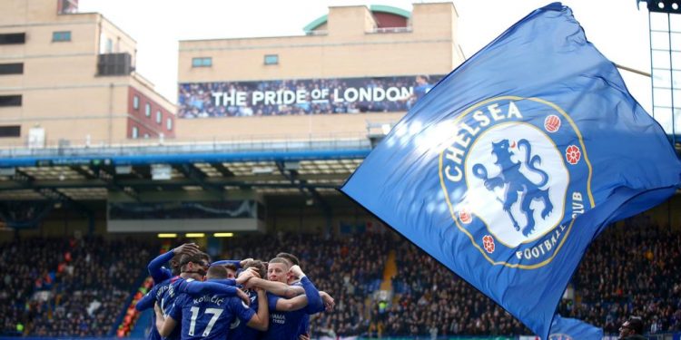 Giroud on target as Chelsea beat Spurs