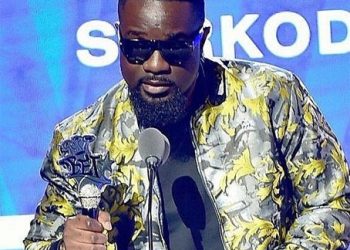 Best International Flow: Sarkodie receives BET plaque