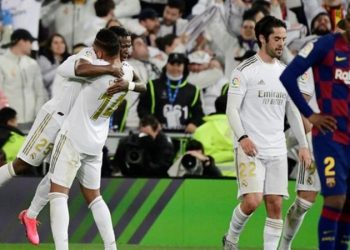 Real Madrid beat Barca in Classico to move top of La Liga