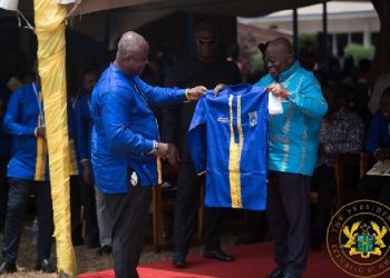 Akufo-Addo made honorary old student of OWASS