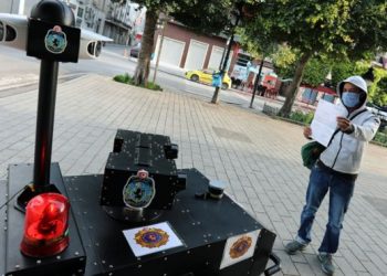 Coronavirus: Tunisia deploys police robot on lockdown patrol