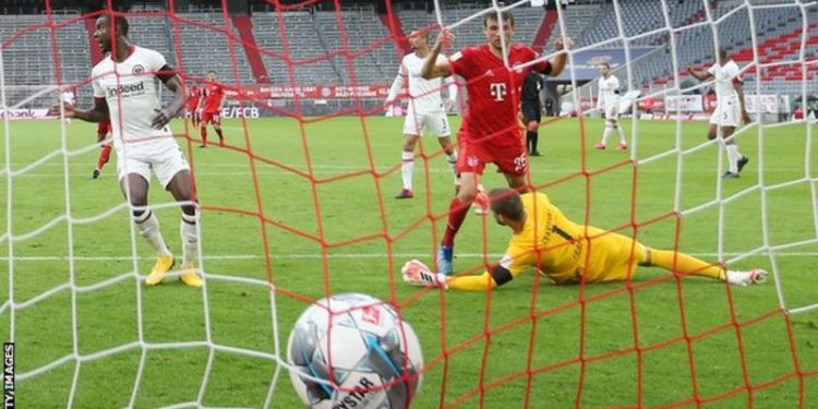 Bayern score 5 to stay 4 points clear