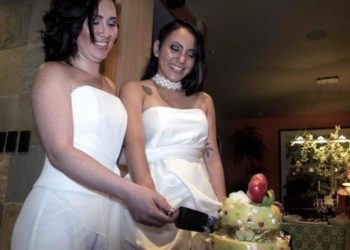 Costa Rica celebrates first same-sex weddings