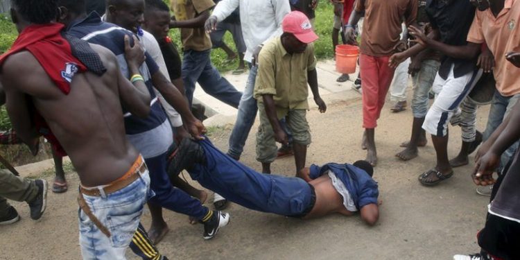 Mob stones father of 7 to death for stealing fowl as he says his “children had gone days without food”