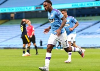 Man City beat 10-man Arsenal