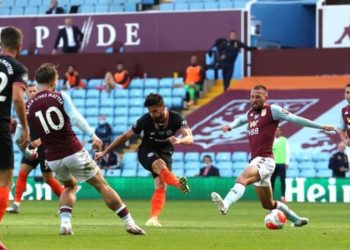 Chelsea come from behind to beat Aston Villa