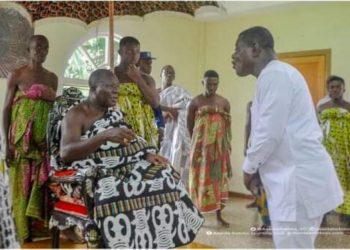 Manhyia thanks Dr. Kwame Kyei