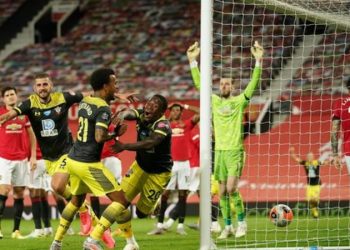 Southampton score injury-time equaliser to deny Man Utd top-four spot