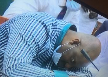 Nigerian official collapses at corruption hearing