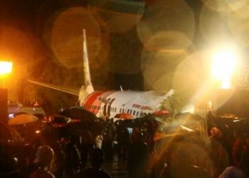 16 dead after Air India plane breaks in two at Calicut