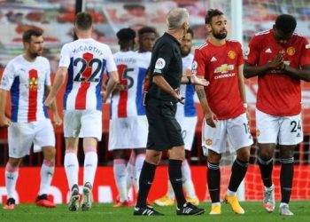 Wilfred Zaha scores twice as Crystal Palace floor lacklustre Manchester United