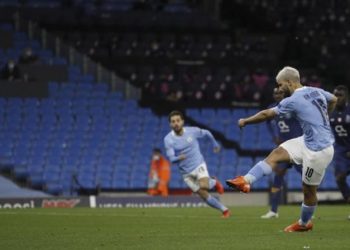 Man City fight back to beat Porto