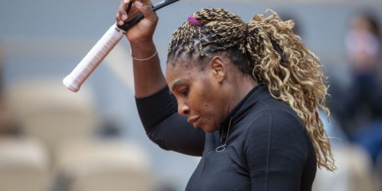 Serena Williams withdraws from French Open on day four