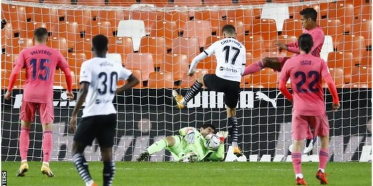 Soler scores hat-trick of penalties as Valencia thrash Real Madrid