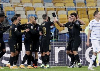 Barcelona secure last 16 qualification with Koeman’s B team