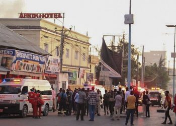 Somalia al-Shabab militants attack hotel in Mogadishu