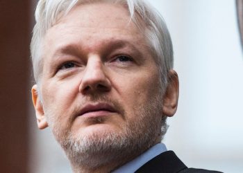 UK judge blocks US request to extradite Assange