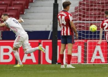 Benzema rescues point for Madrid at leaders Atletico