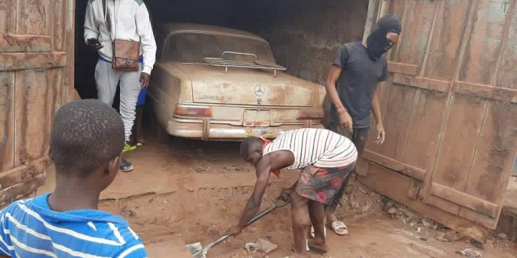 How a millionaire locked up Mercedes Benz for almost 40 years ‘because of Rawlings’