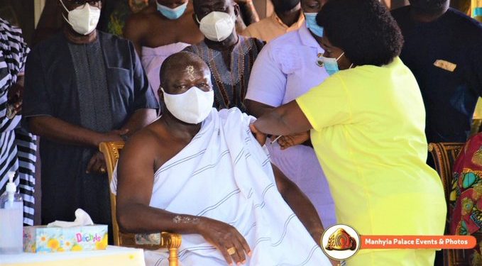 Asantehene and wife take COVID-19 vaccine