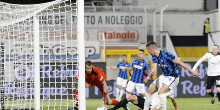 Inter Milan edge closer to Serie A