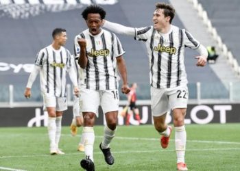 Juventus beat Inter to keep Champions League dream alive