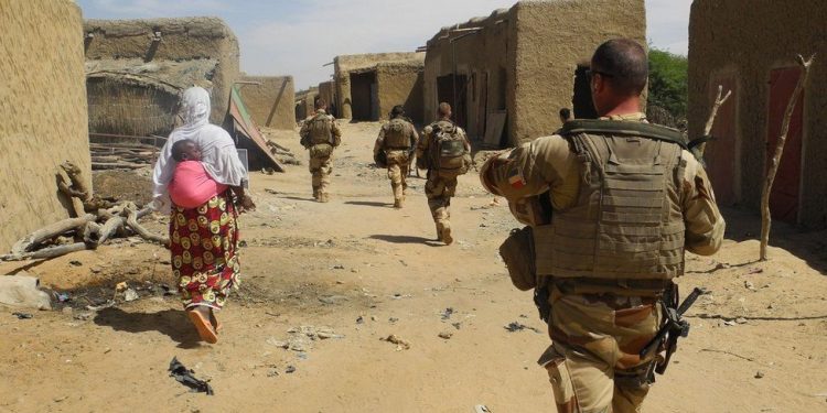 France suspends military ties with Mali over coup