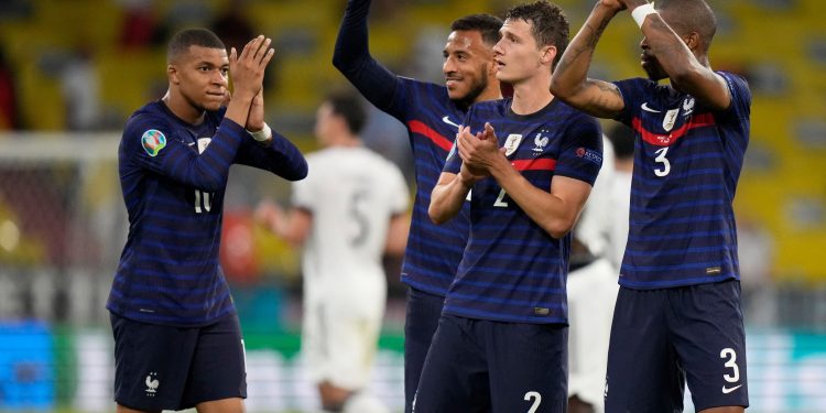 Hummels own goal helps France beat Germany