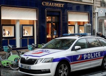 Man on scooter steals millions from upmarket Paris jeweller